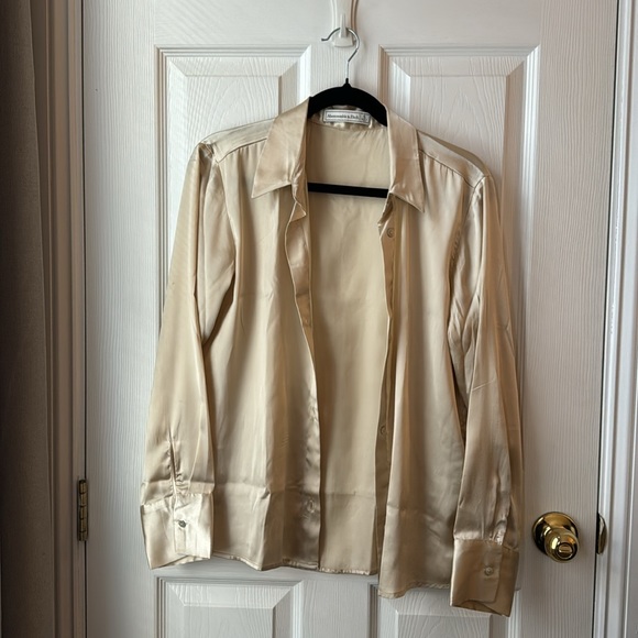 Abercrombie & Fitch Oversized Satin Silky Button Up Long Sleeve Top - Picture 6 of 7